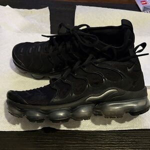 Women’s Nike VaporMax Plus Black Sneakers size 8